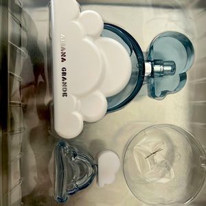 Ariana Grande CLOUD gift set. New in box never used.